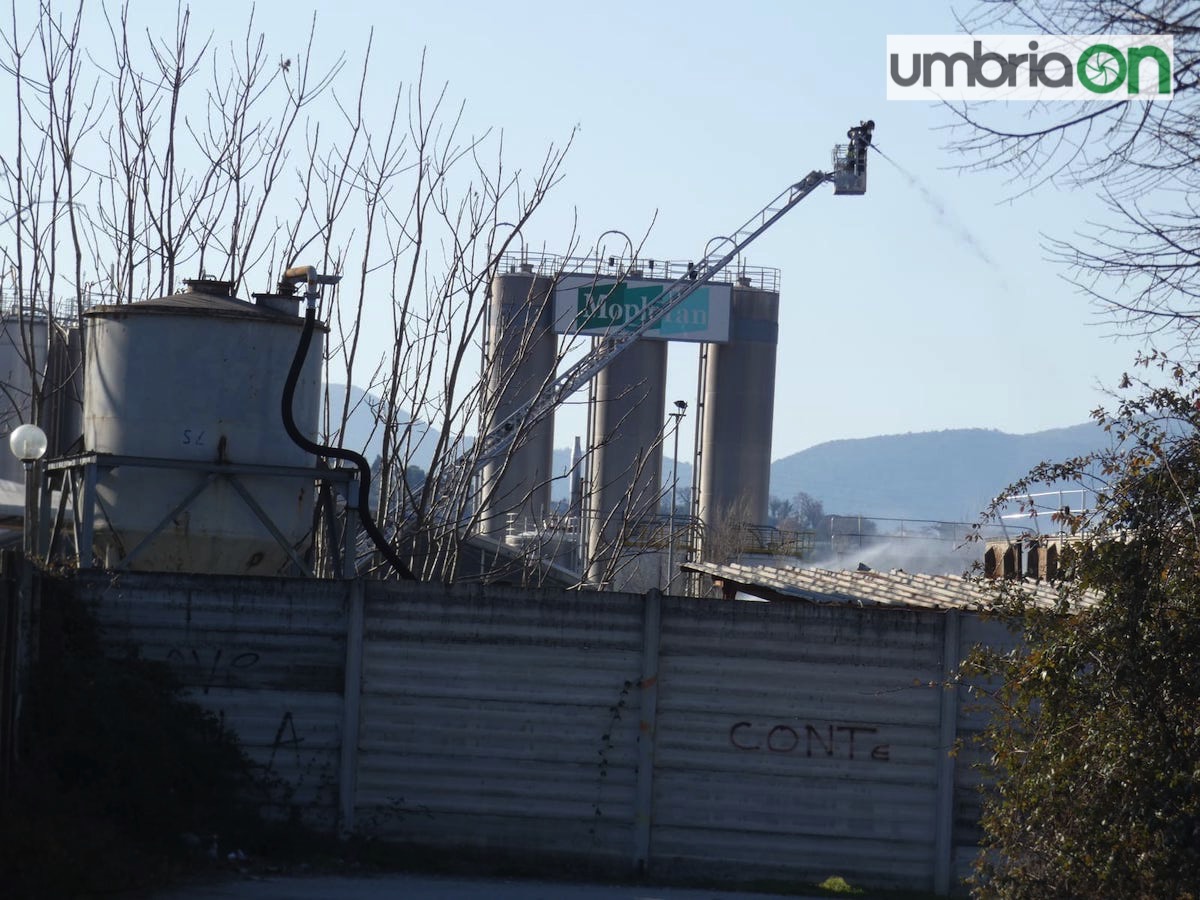 terni-incendio-medei-rogo-sabbione-3