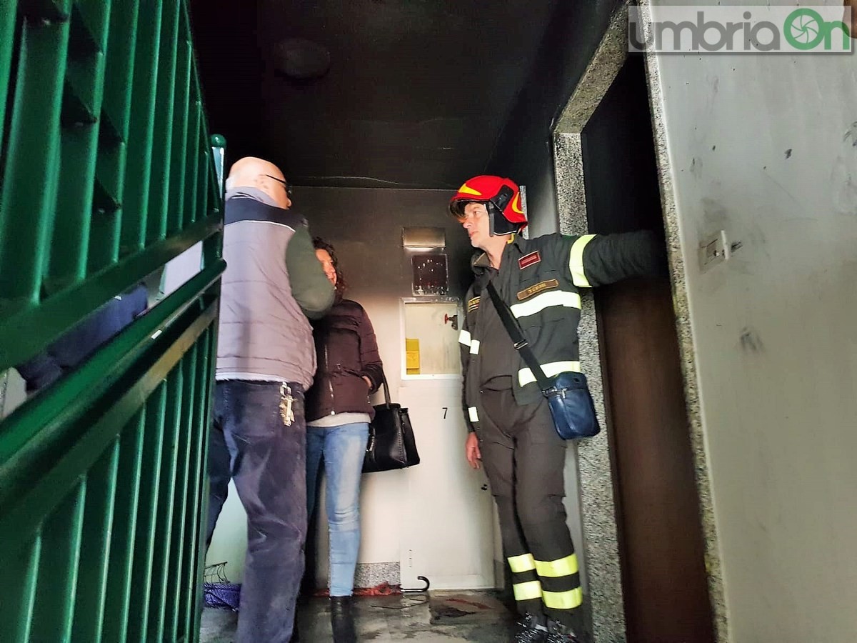 Incendio-Terni-via-Libertini-sopralluogo-vigili-del-fuoco-6-maggio-2019-3