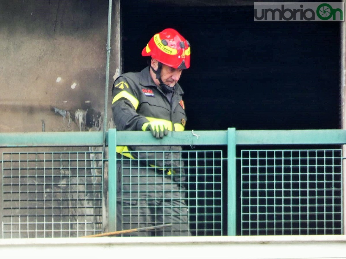 Incendio-Terni-via-Libertini-sopralluogo-vigili-del-fuoco-6-maggio-2019-6