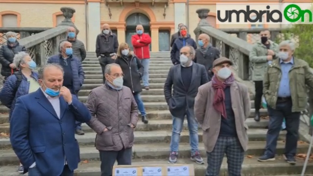 ospedale-calai-gualdo-tadino-protesta