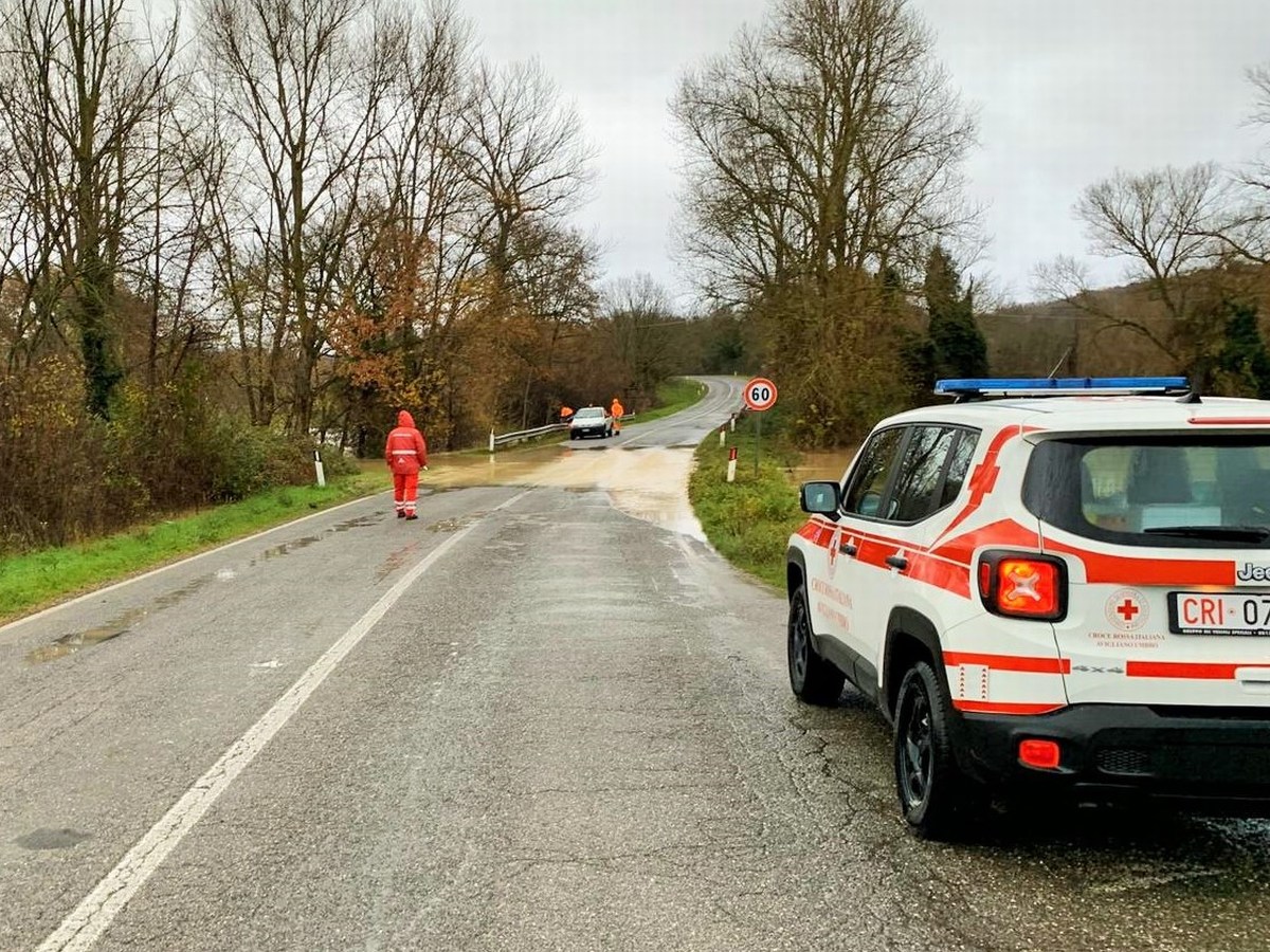 Strada-Castel-dellAquila-Sambucetole-allagata-maltempo-21-dicembre-2019-1