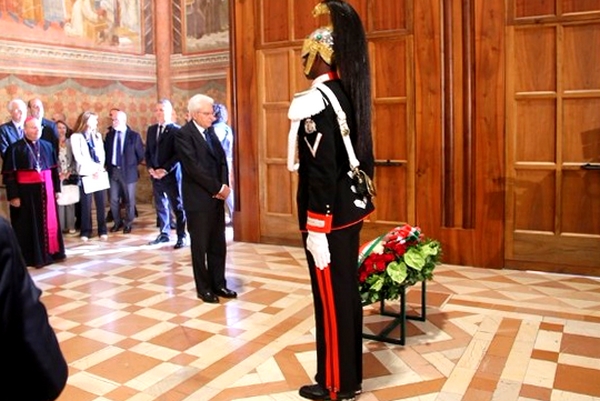 mattarella, assisi, basilica, san francesco, terremoto, sisma, 1997, protezione civile, presidente della repubblica