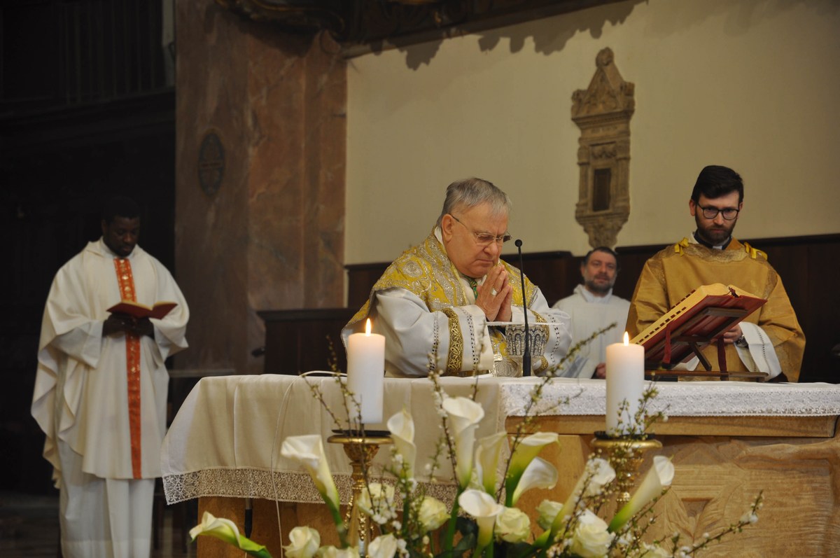 Celebrazione Pasqua duomo Terni vescovo coronavirus - 12 aprile 2020 (13)