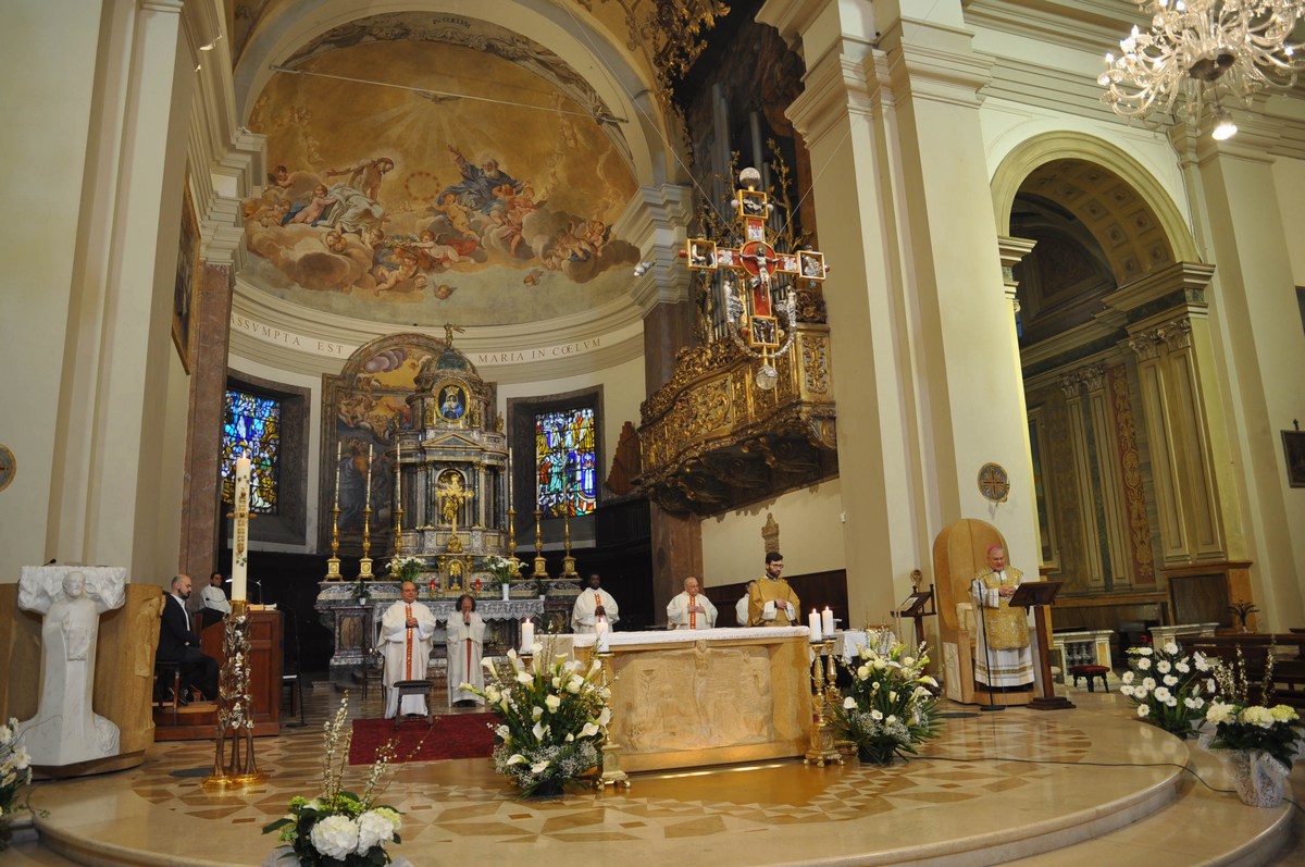 Celebrazione Pasqua duomo Terni vescovo coronavirus - 12 aprile 2020 (2)