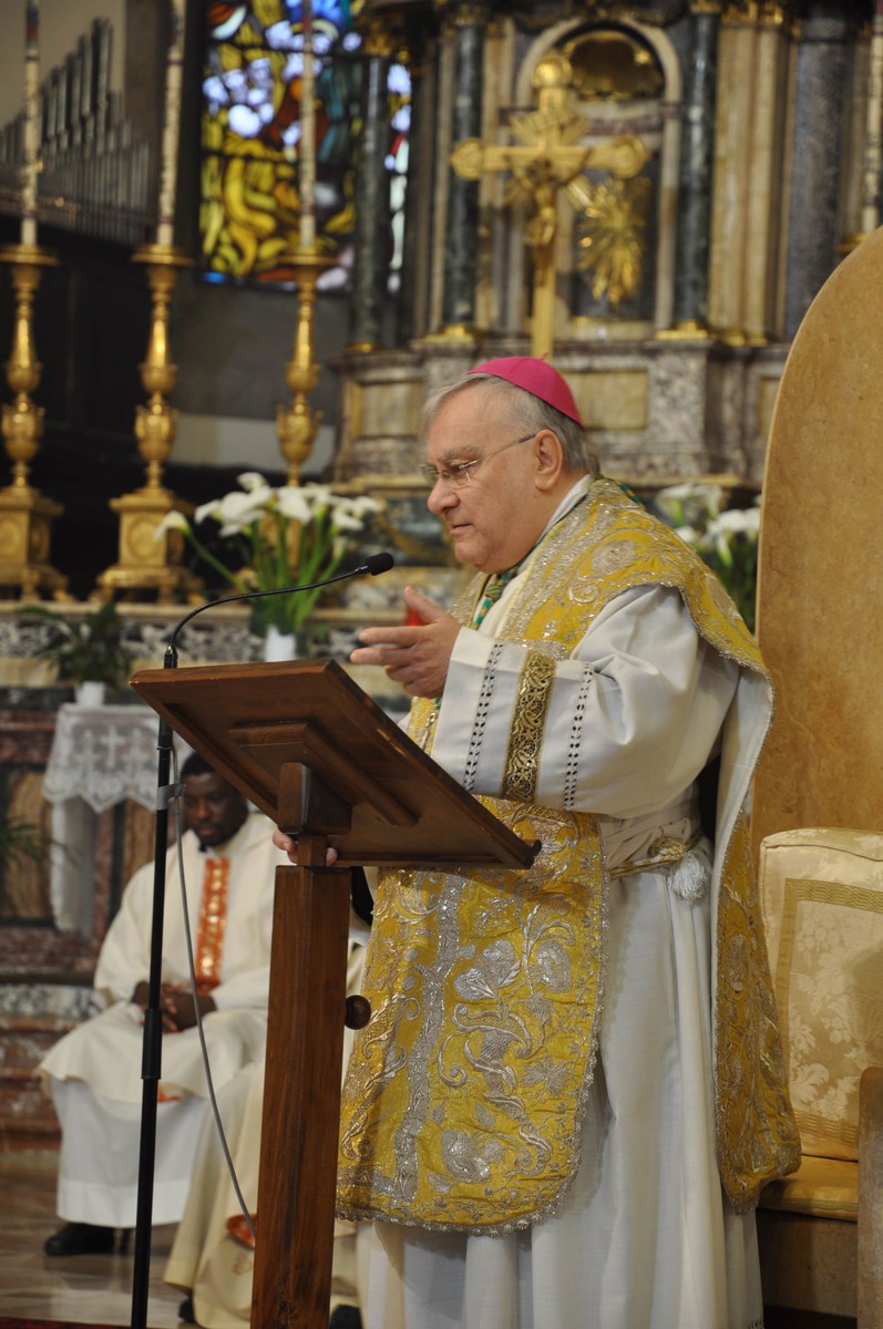 Celebrazione Pasqua duomo Terni vescovo coronavirus - 12 aprile 2020 (6)