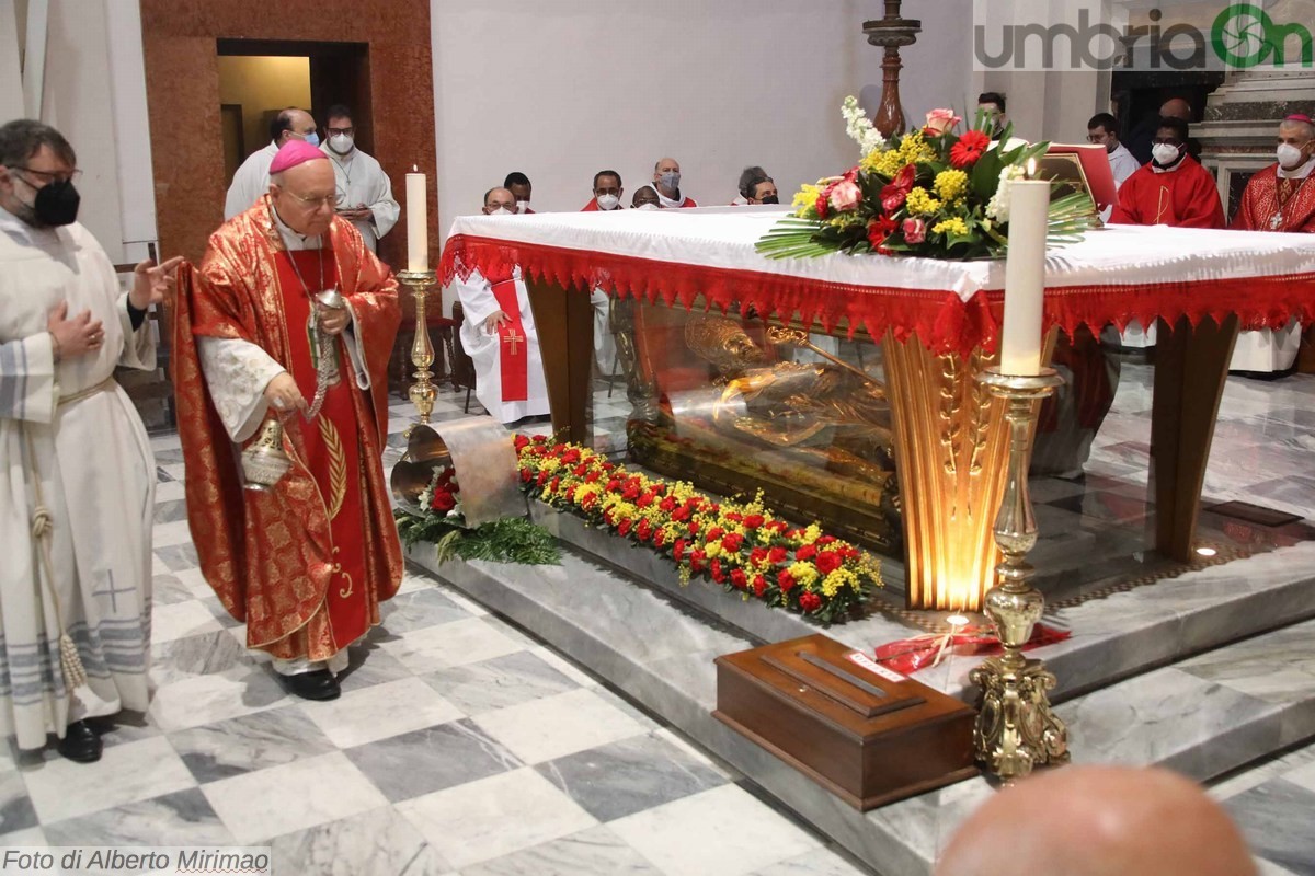 Messa San Valentino basilica Terni, donazione vetrata Lions liceo Metelli - 14 febbraio 2022 (28)