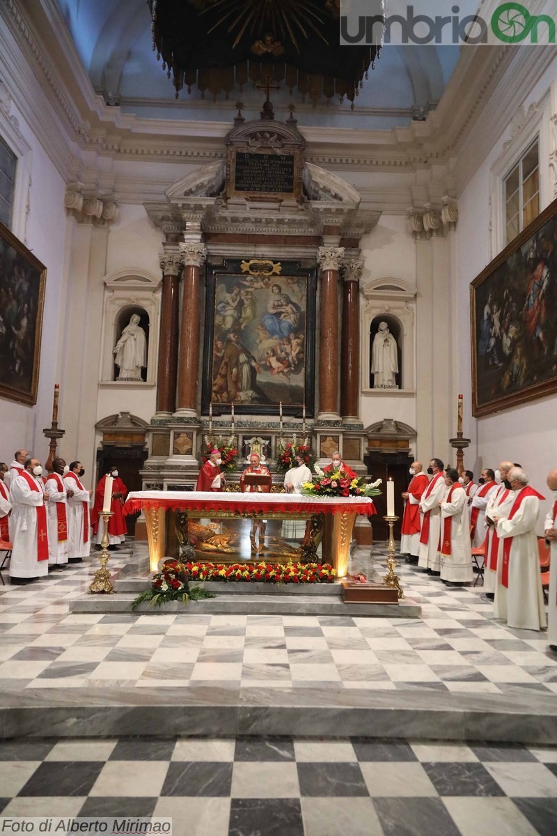 Messa San Valentino basilica Terni, donazione vetrata Lions liceo Metelli - 14 febbraio 2022 (8)