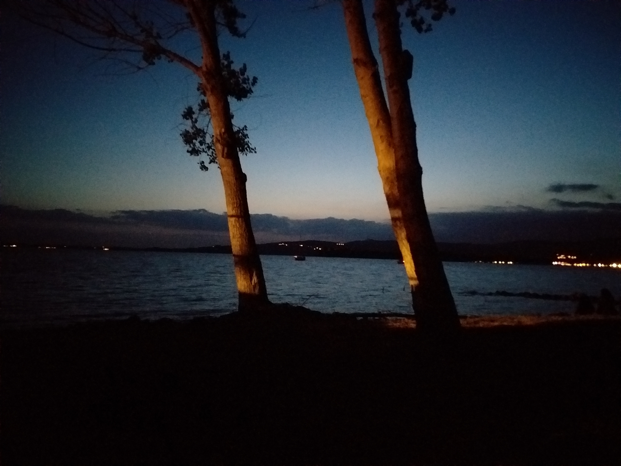 moon in june 209 isola maggiore