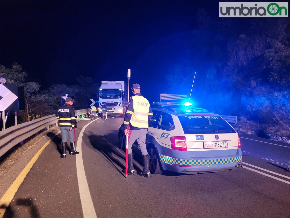 Incidente-Flaminia-polizia-Stradale-rilievi-centauro-moto-autocarro-vigili-del-fuoco45