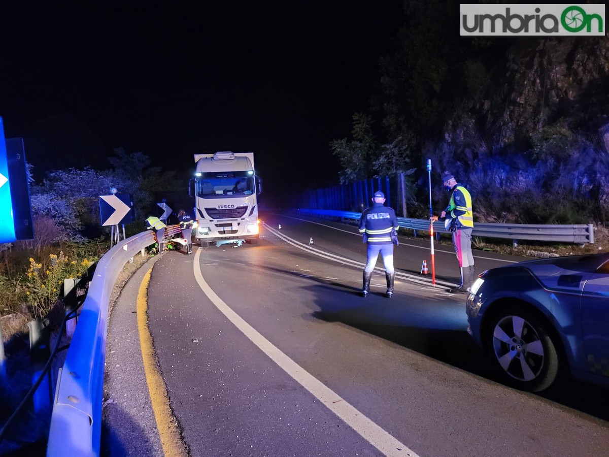 Incidente-centauro-Flaminia-mortale-Stradale-rilievi-1