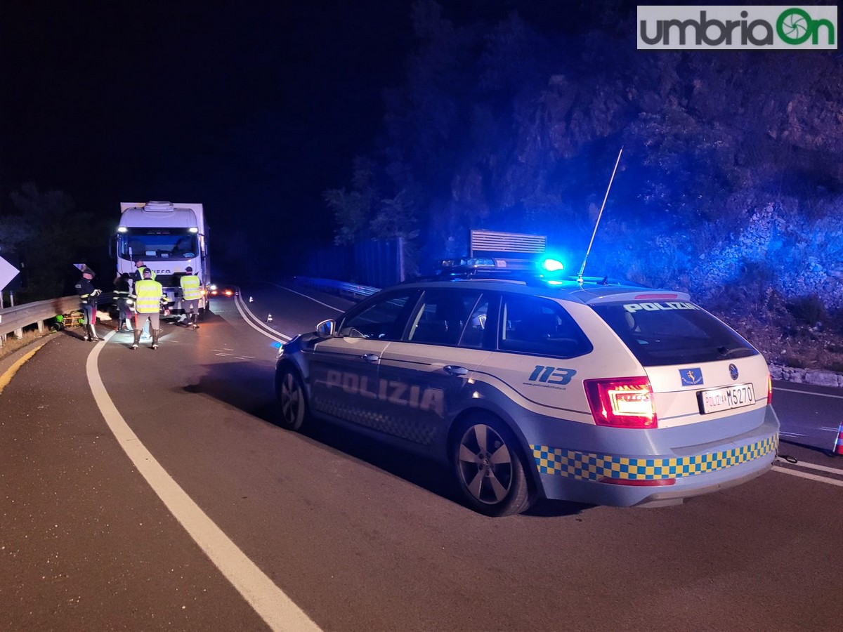 Incidente-centauro-Flaminia-mortale-Stradale-rilievi-dfd