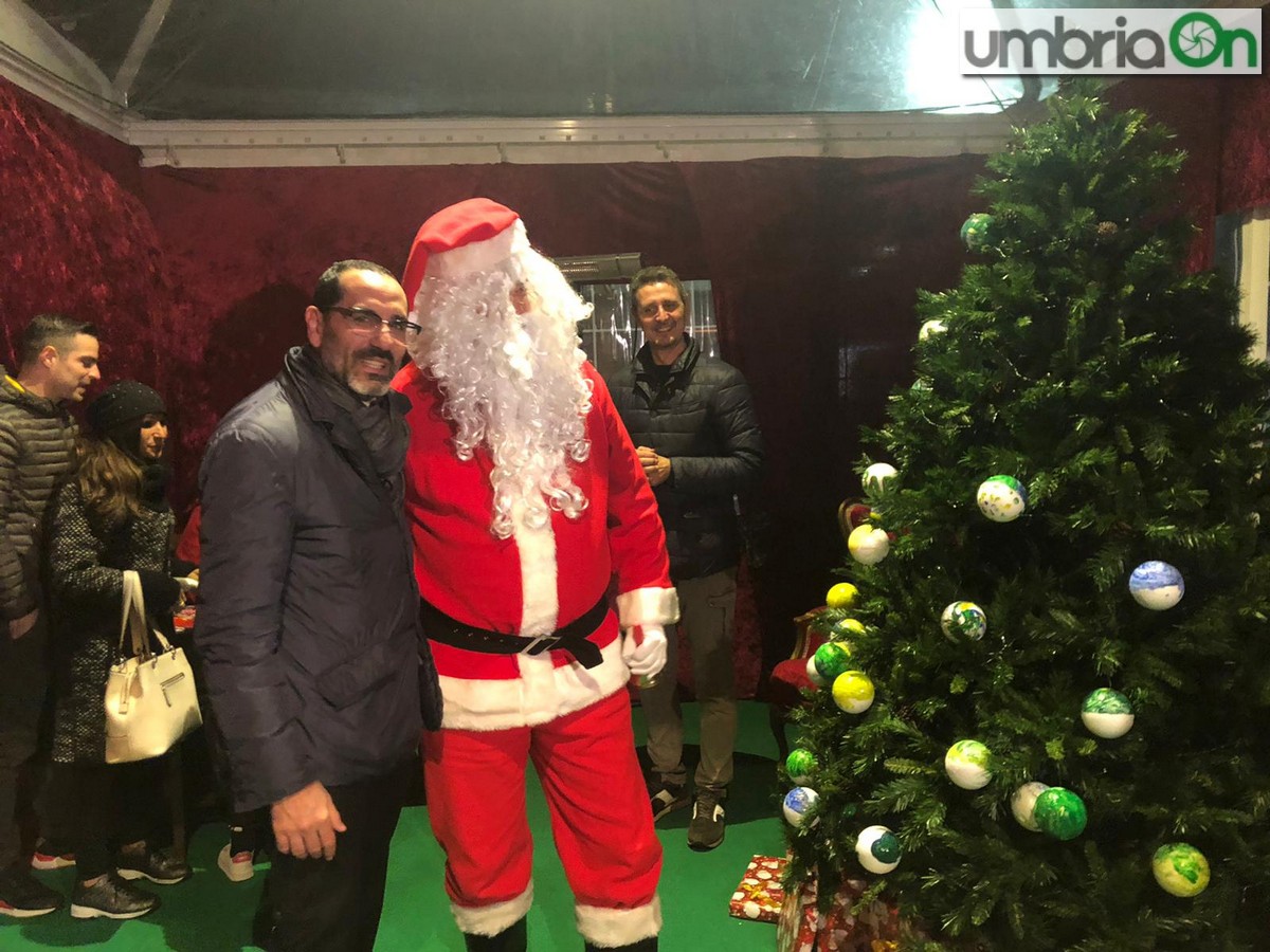 Sindaco-mercato-mercatino-Natale-largo-Frankl-Babbo-Natale