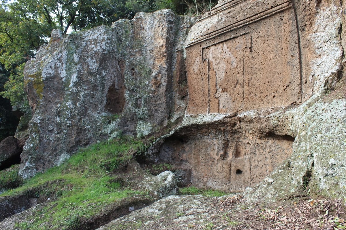 Necropoli-etrusca-Castel-dAsso-Viterbo-5