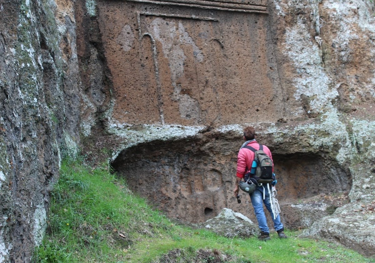 Necropoli-etrusca-Castel-dAsso-Viterbo-7