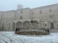 Perugia-neve-2023-3-fontana-piazza-IV-novembre