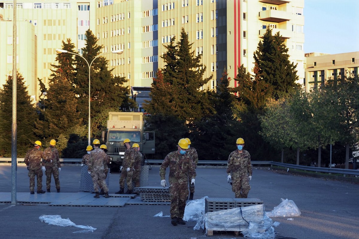 Ospedale-da-campo-Perugia-montaggio-Esercito-7-novembre-2020-foto-Belfiore-1