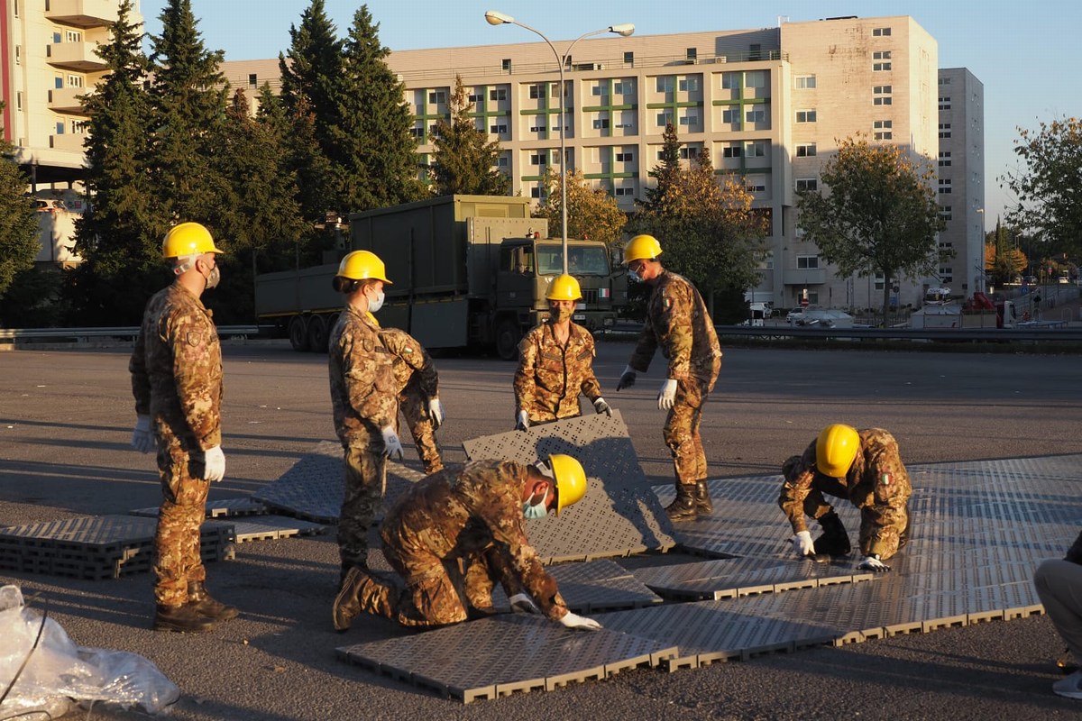 Ospedale-da-campo-Perugia-montaggio-Esercito-7-novembre-2020-foto-Belfiore-2