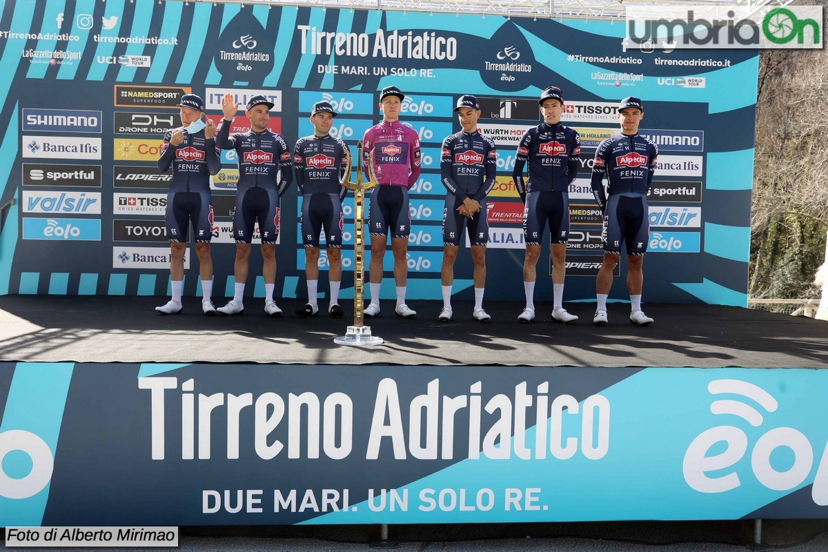 Tirreno Adriatico cascata partenza_3289- A.Mirimao