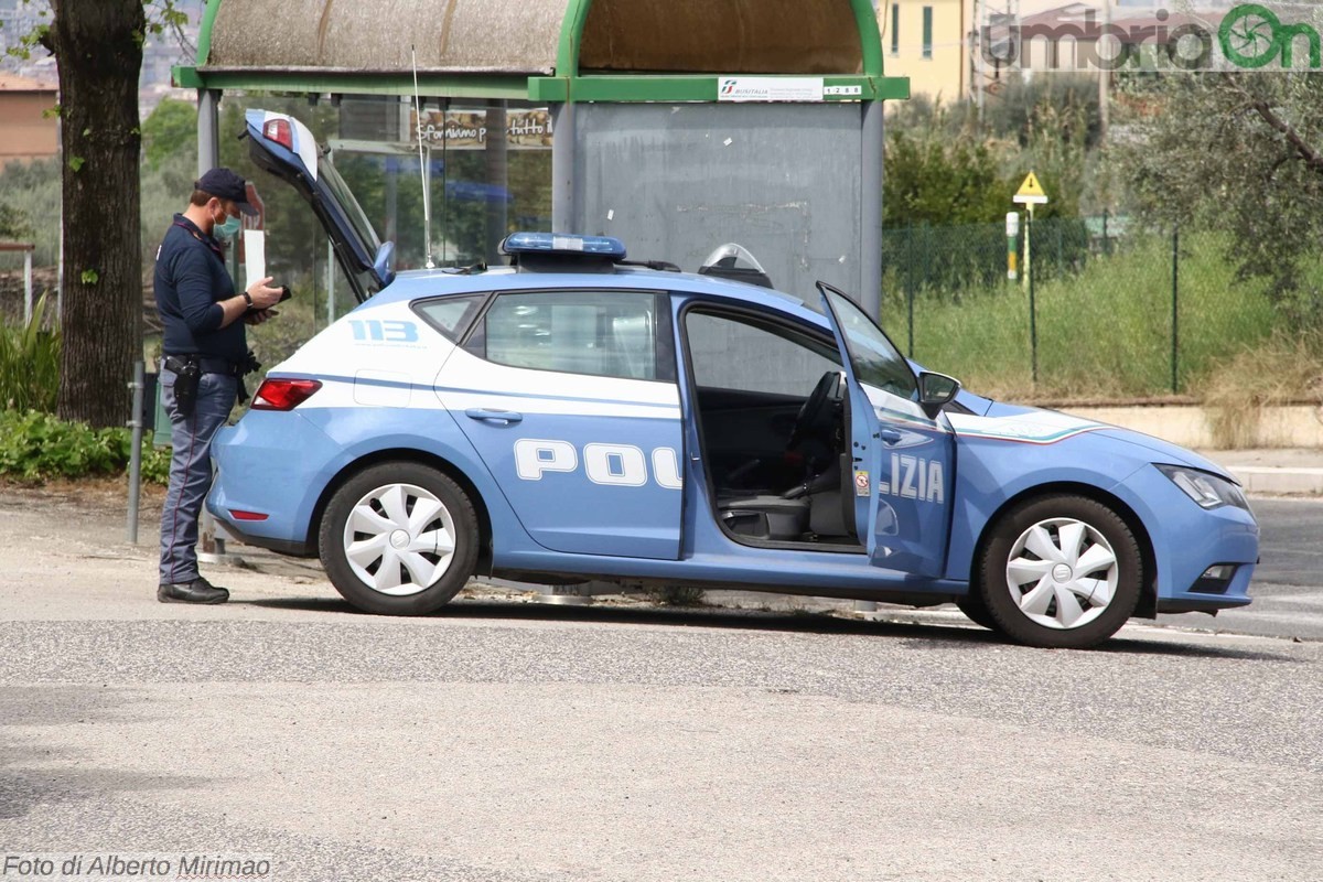 Controlli-polizia-coronavirus-Terni-Volante-13-aprile-2020-foto-Mirimao-1