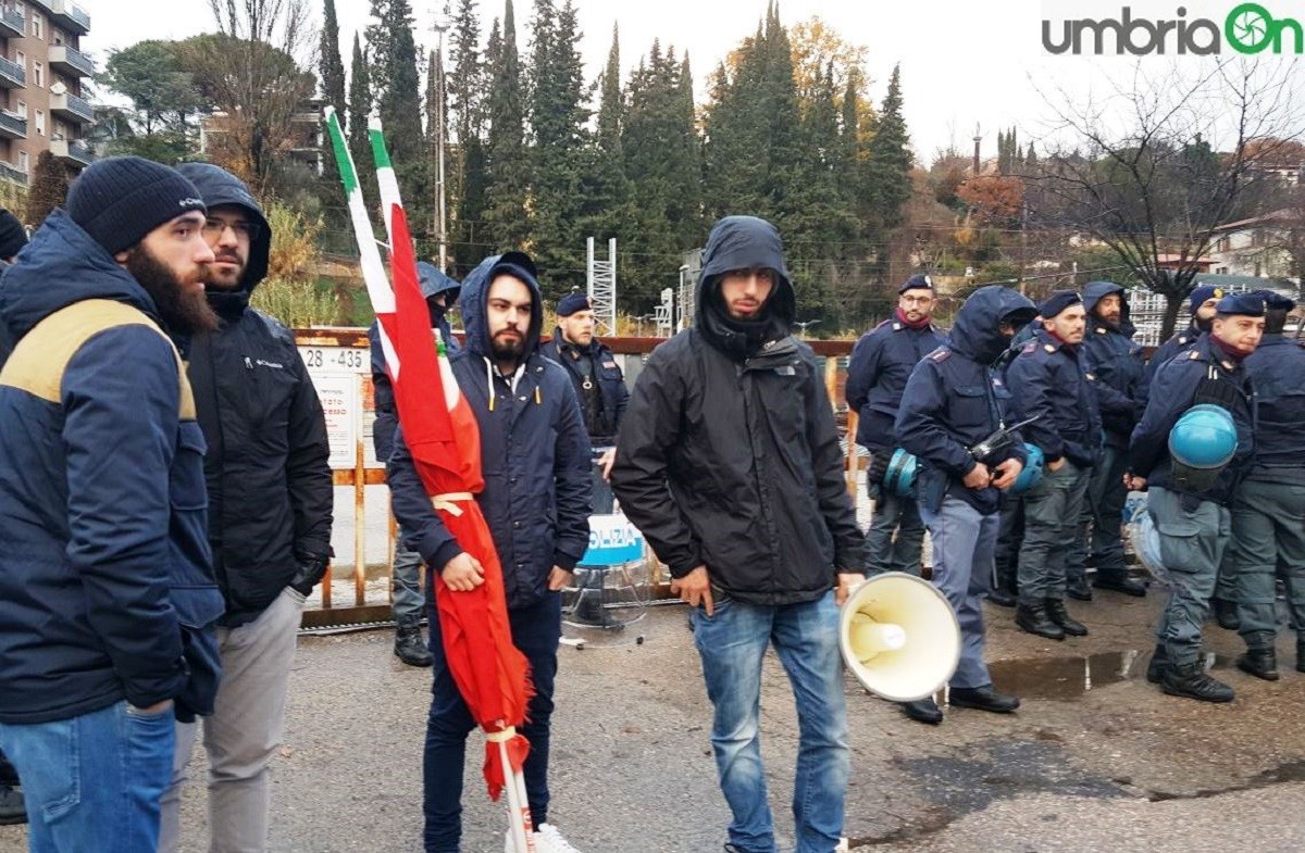 perugia-corteo-manifestazione-casapound-2