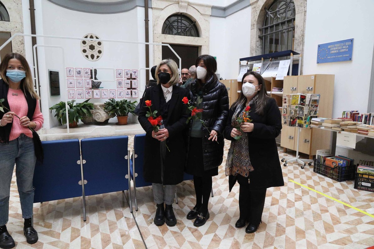 Polizia di Stato Terni contro violenza donne - 25 novembre 2021 (foto Mirimao) (10)