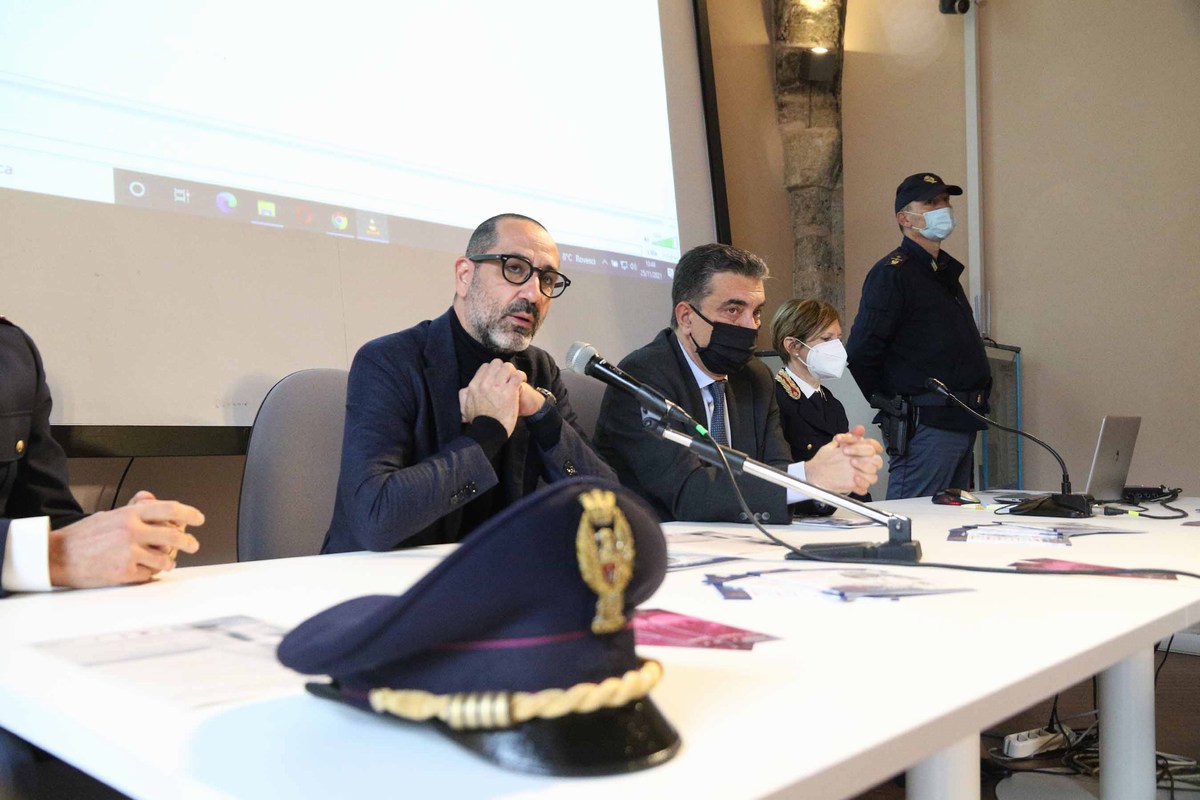 Polizia di Stato Terni contro violenza donne - 25 novembre 2021 (foto Mirimao) (23)