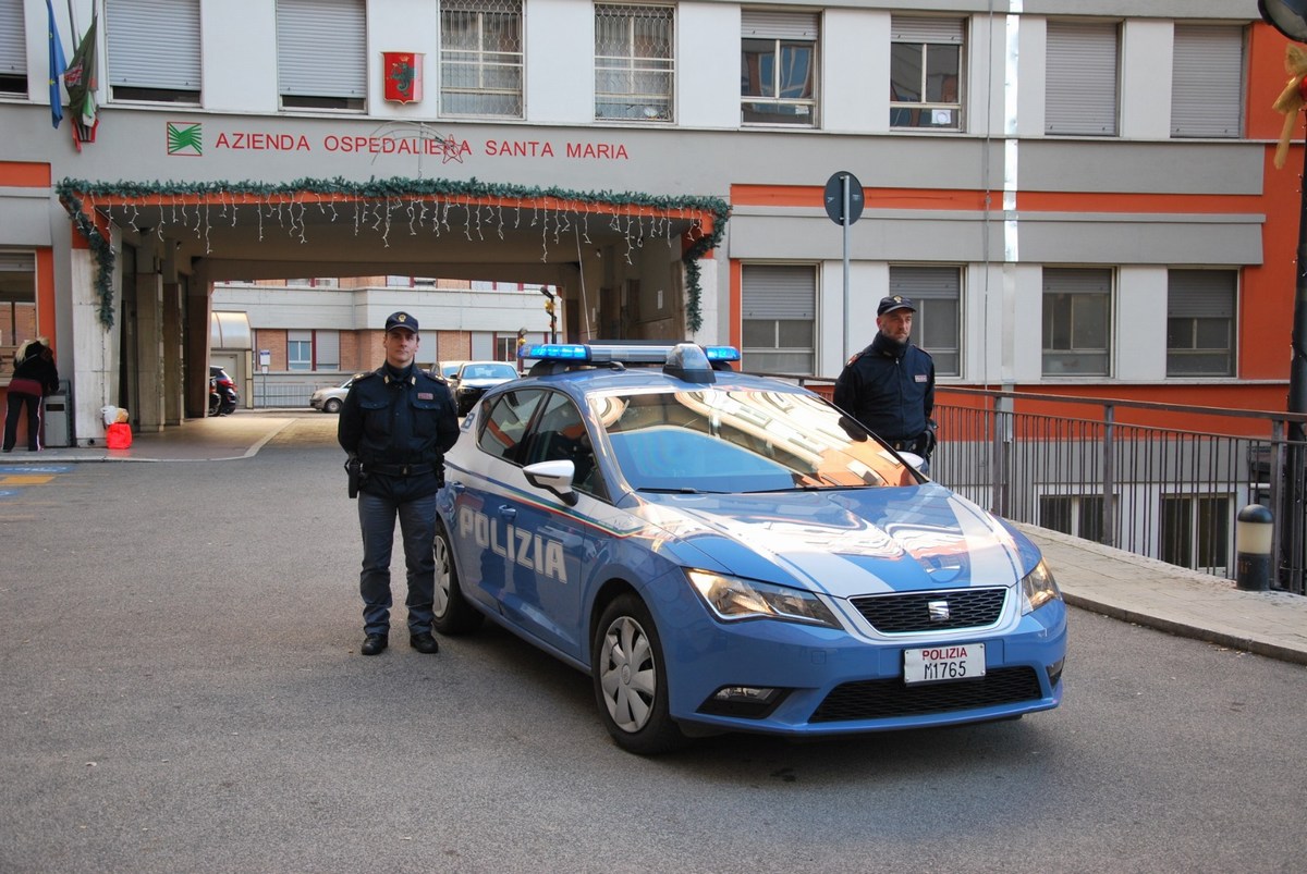 Polizia-di-Stato-Terni-Natale-bambini-pediatria-25-dicembre-2019-6