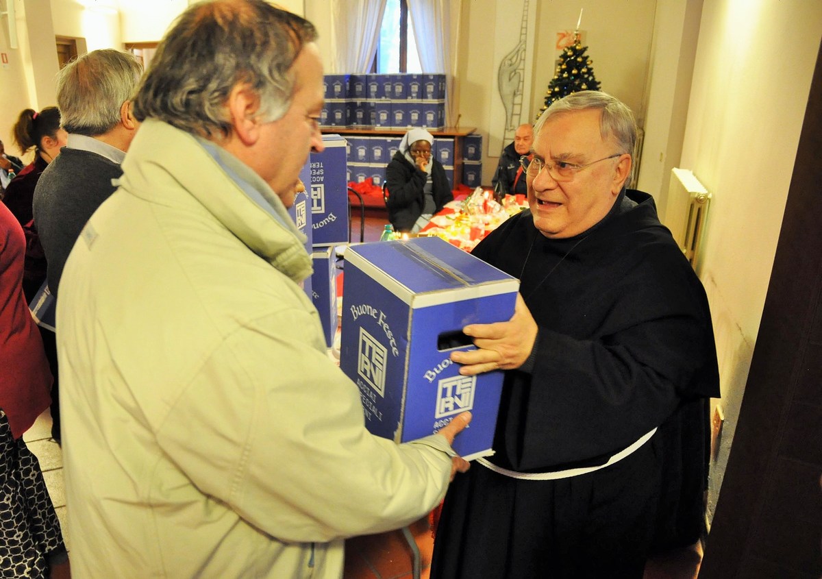 Pranzo-di-Natale-episocopio-diocesi-Terni-vescovo-25-dicembre-2018-1