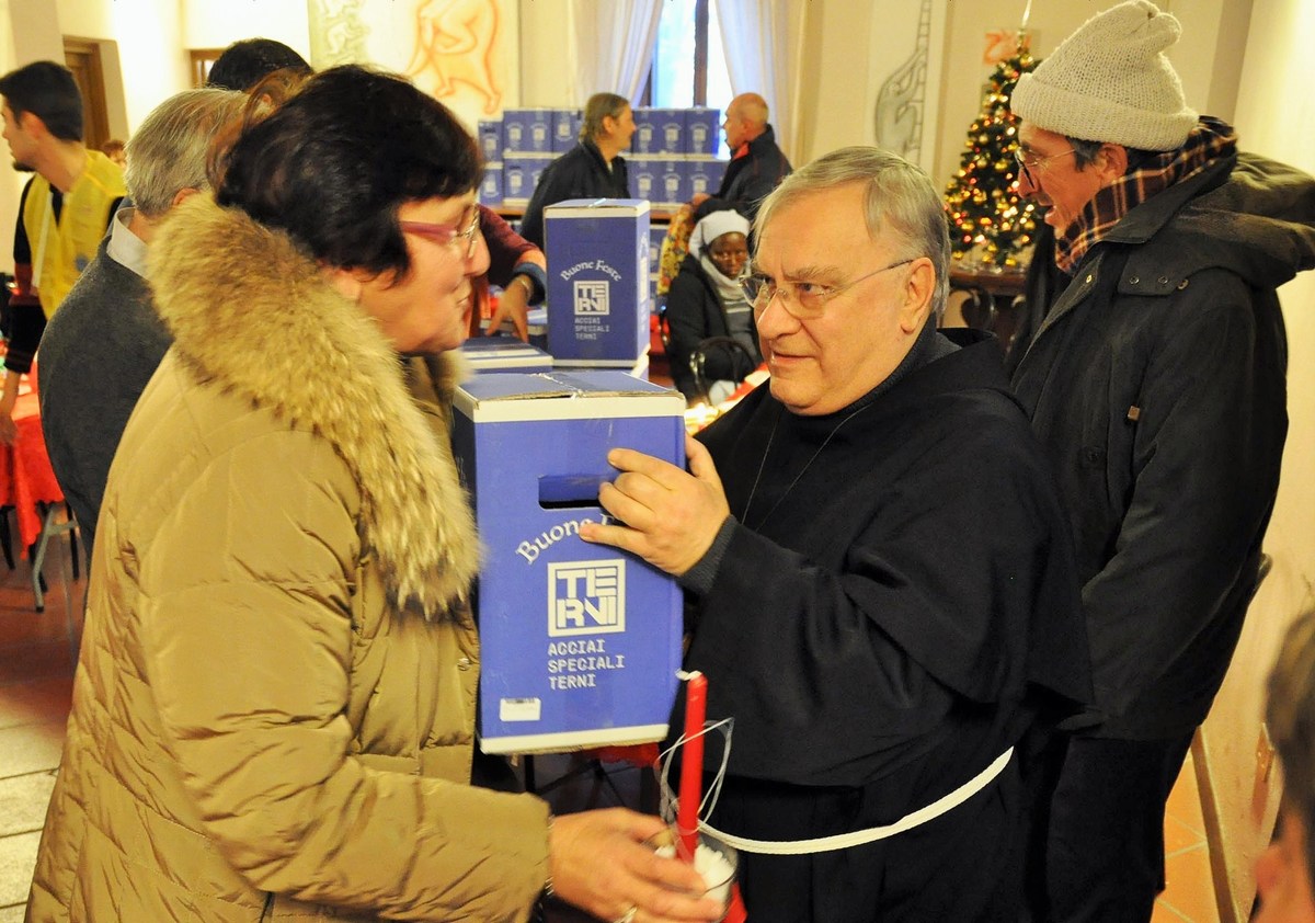 Pranzo-di-Natale-episocopio-diocesi-Terni-vescovo-25-dicembre-2018-2