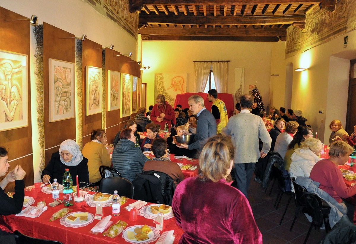 Pranzo-di-Natale-episocopio-diocesi-Terni-vescovo-25-dicembre-2018-7