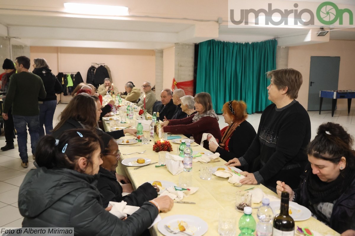 Pranzo di Natale Terni chiesa Campitello vescovo Soddu - 25 dicembre 2023 (13)