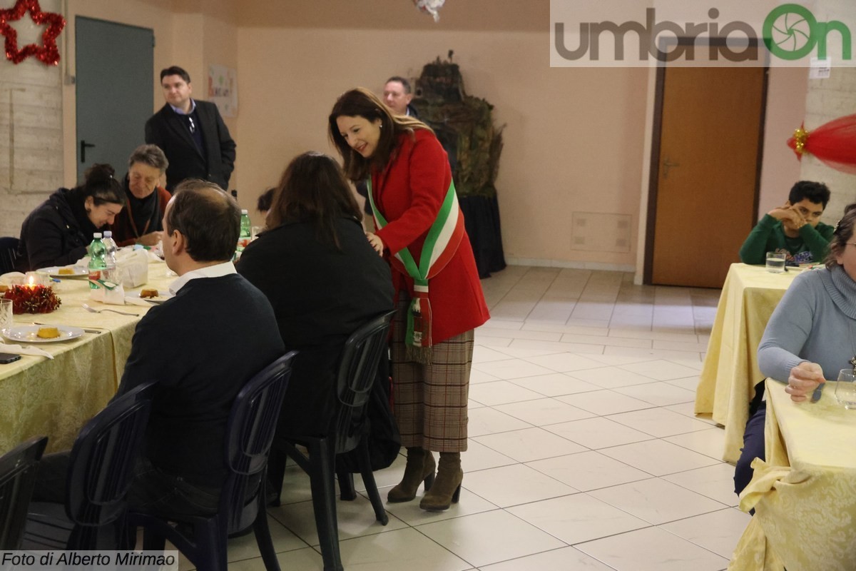 Pranzo di Natale Terni chiesa Campitello vescovo Soddu - 25 dicembre 2023 (29)