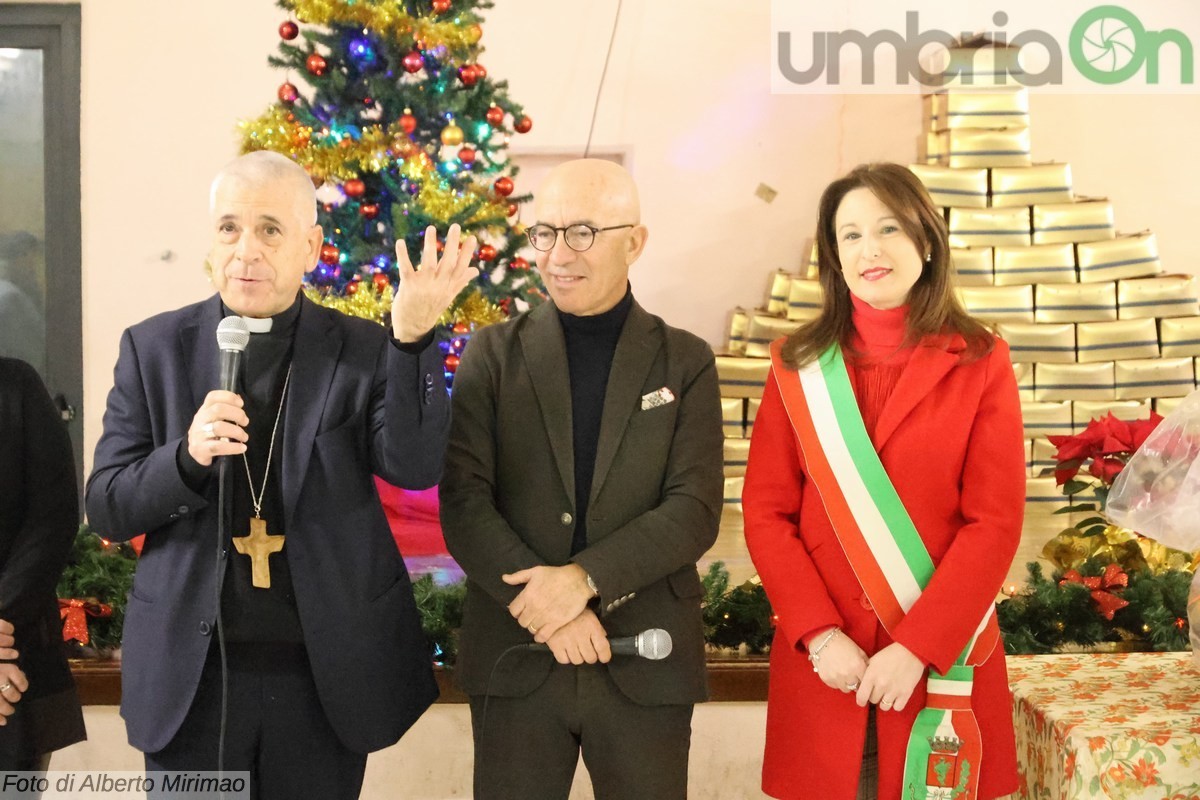 Pranzo di Natale Terni chiesa Campitello vescovo Soddu - 25 dicembre 2023 (6)