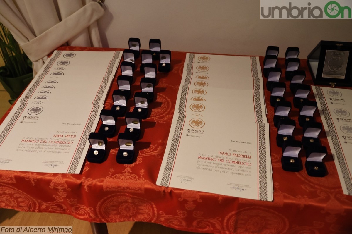 Premiazione Maestri del Commercio 50&Più Terni - 12 novembre 2023 (Foto Mirimao) (1)