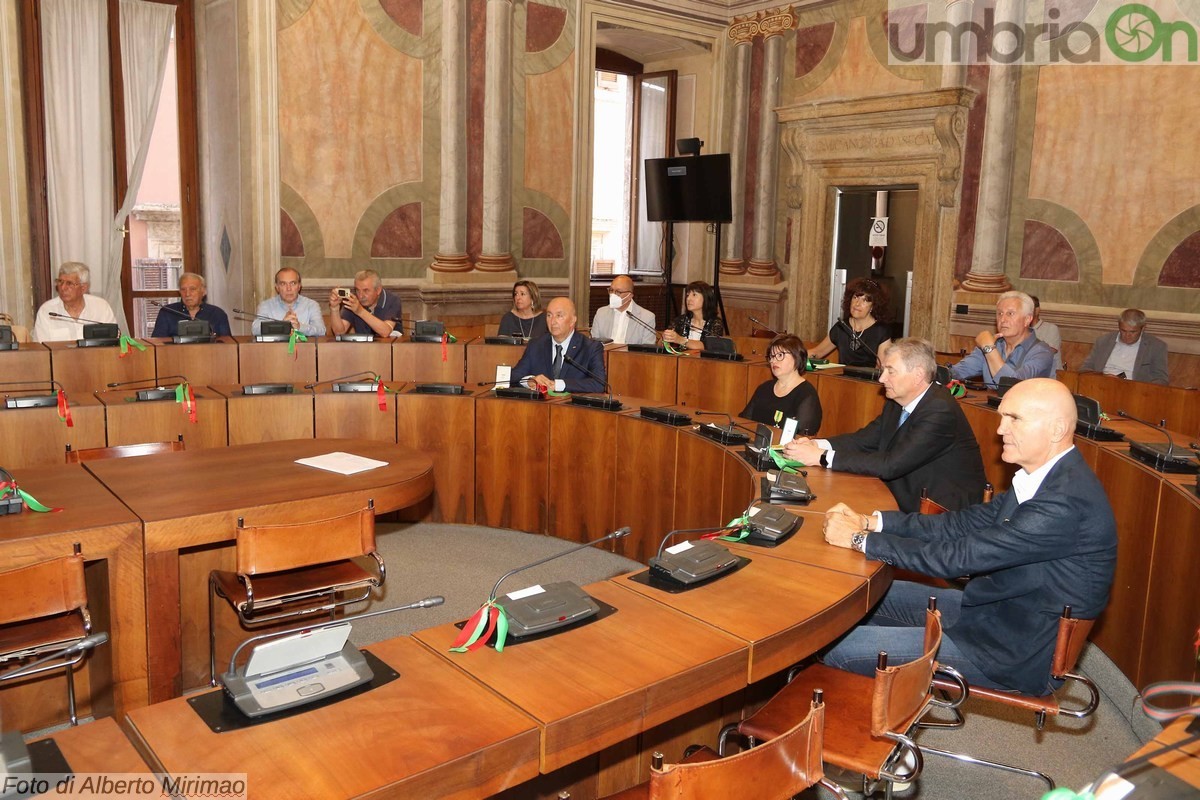 Premiazione maestri del lavoro Terni Comune - 17 giugno 2022 (foto Mirimao) (9)