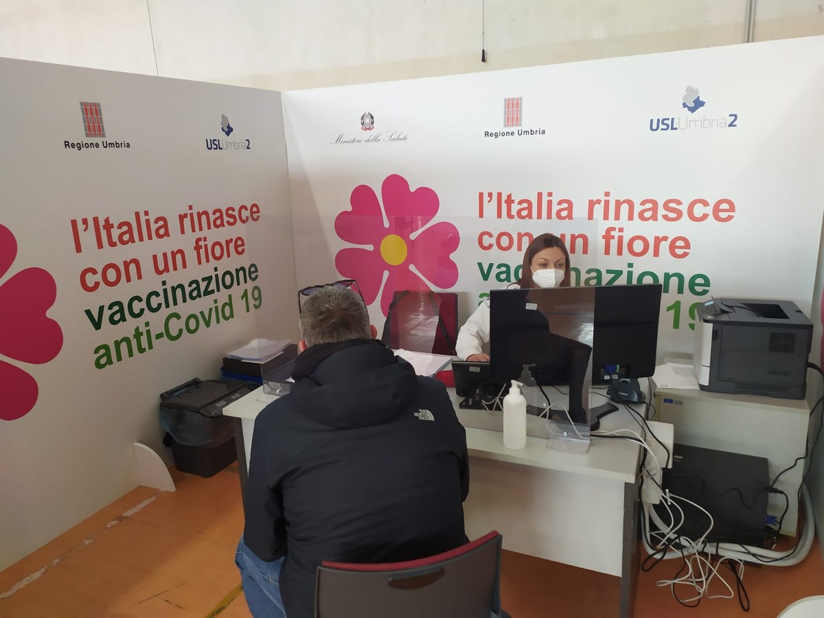 Punto-vaccinale-Covid-Casagrande-Terni-24-aprile-2021-7