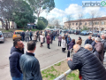 protesta sportello banca Intesa San Paolo via chiusura 7 marzo bancario (14)