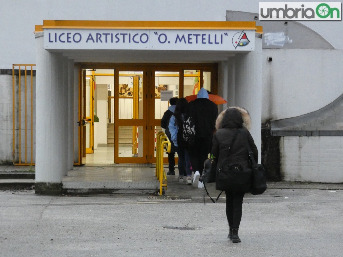 scuola-controlli-rientro-scuole-25-gennaio-Covid-Liceo-metelli-artistico