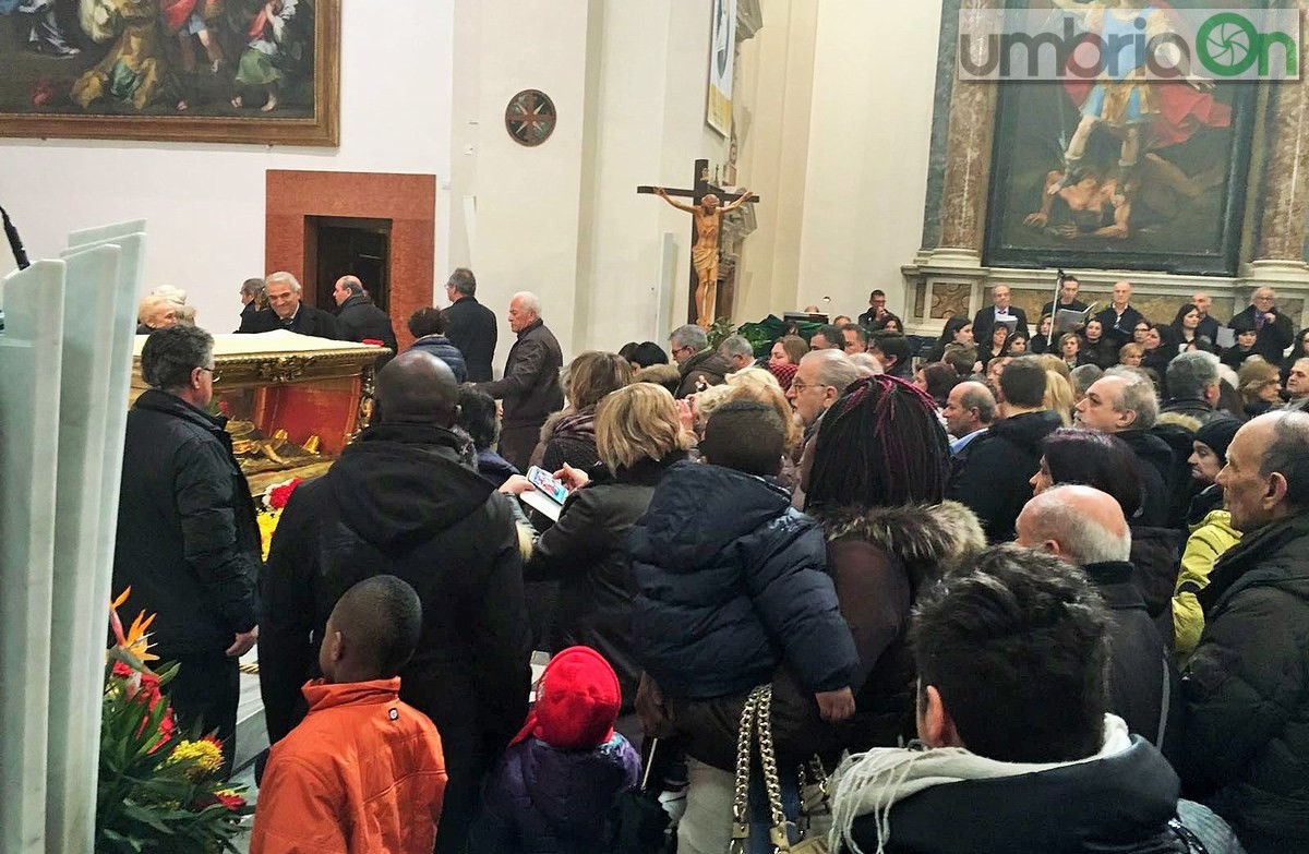 Fedeli basilica San Valentino, Terni - 14 febbraio 2016 (1)