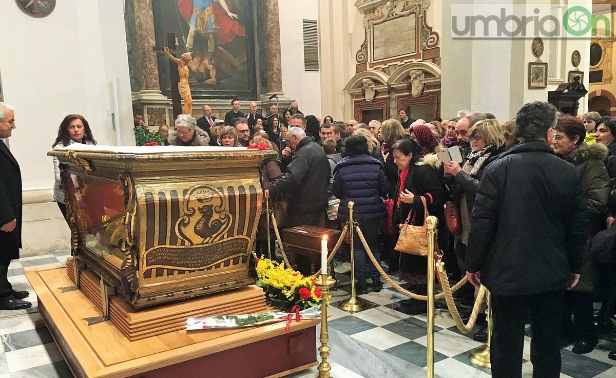 Fedeli basilica San Valentino, Terni - 14 febbraio 2016 (3)