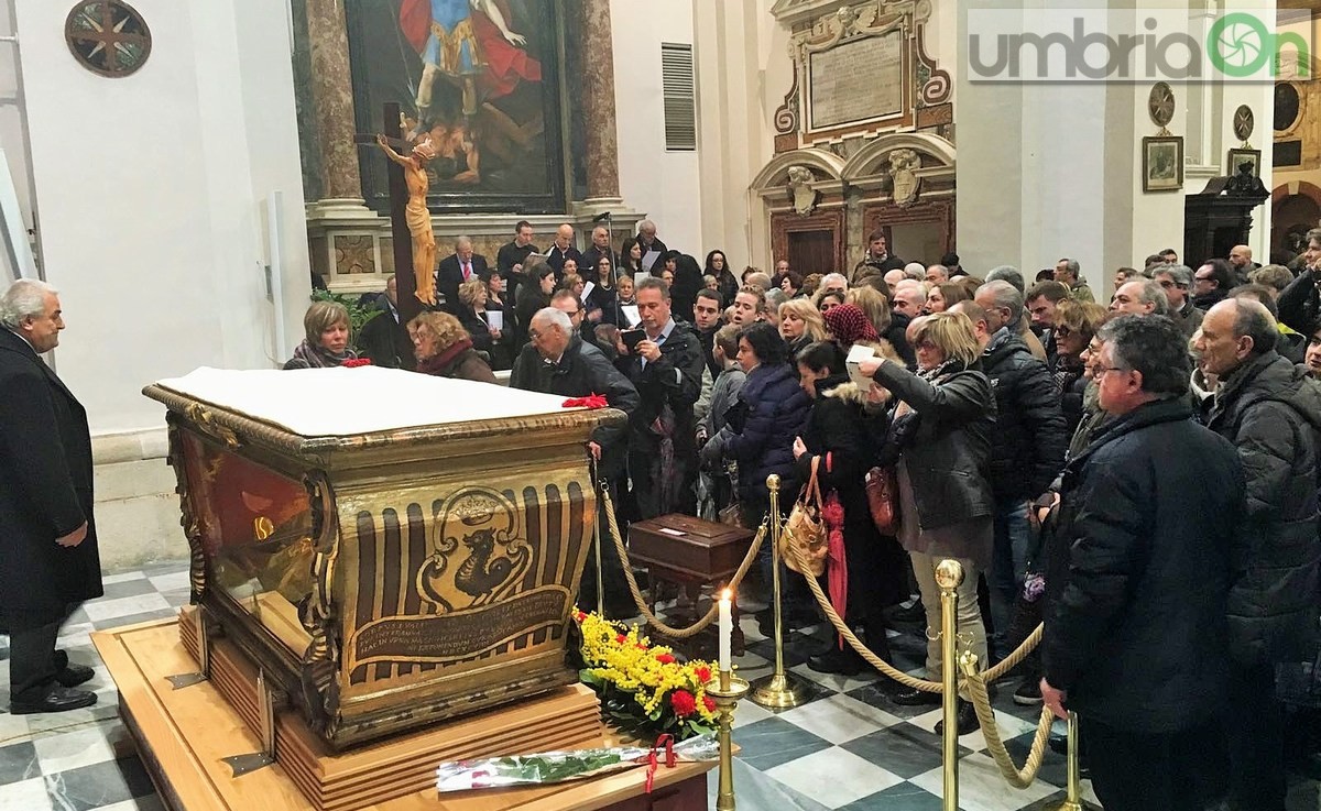 Fedeli basilica San Valentino, Terni - 14 febbraio 2016 (4)