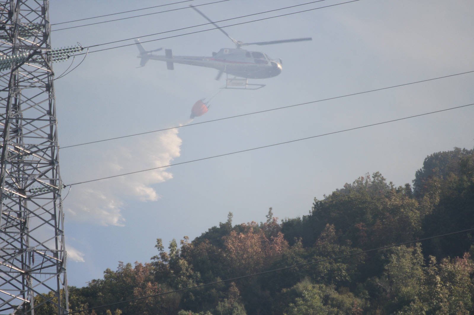 Incendio-Papigno-Spaccino-elicottero-spegnimento