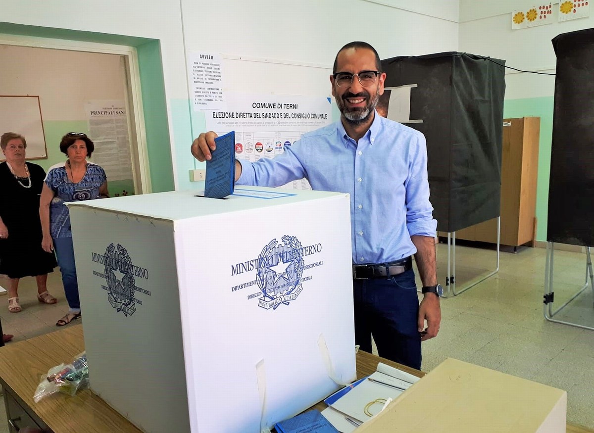 Terni, Leonardo Latini vota - 10 giugno 2018 (3)