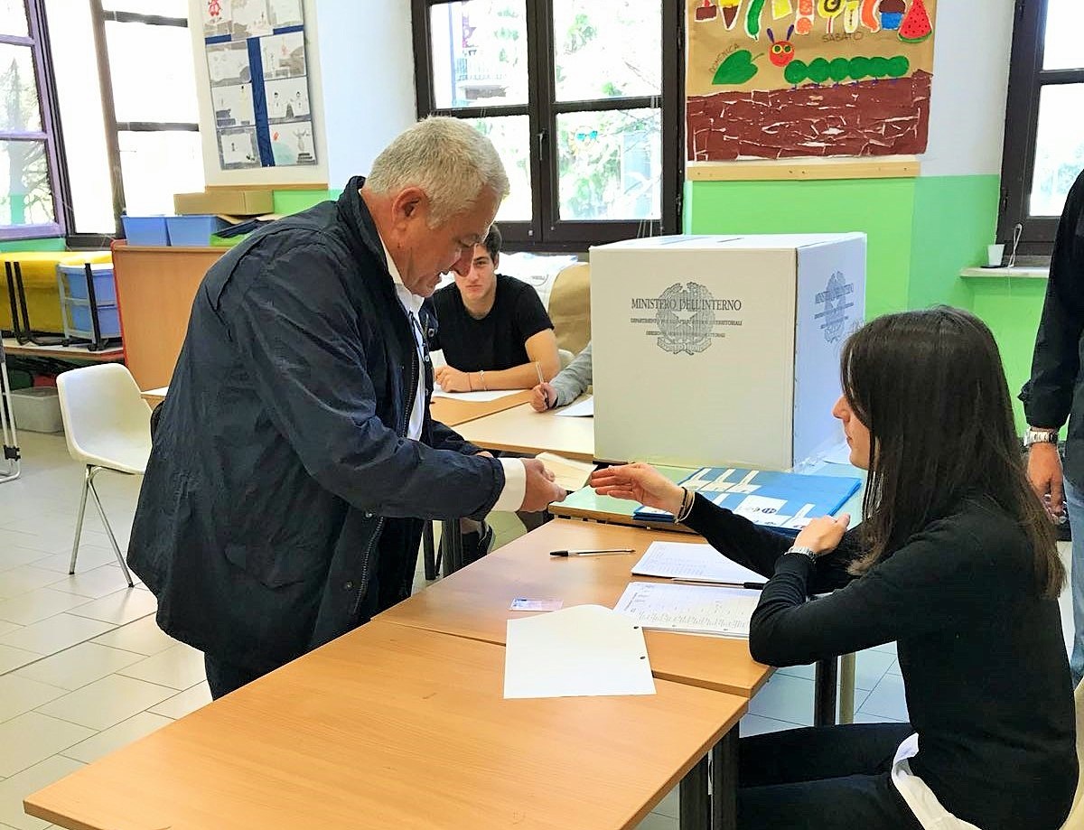 Terni, Paolo Angeletti vota - 10 giugno 2018 (1)