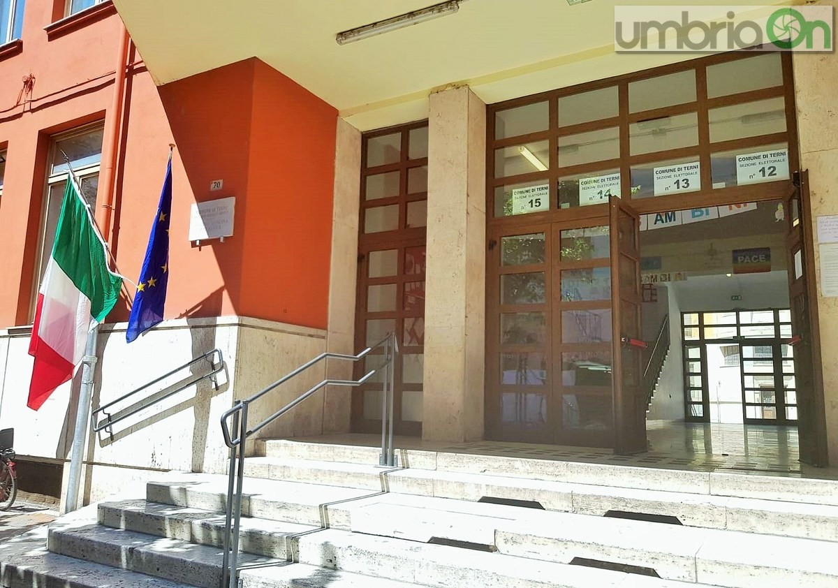 Terni, elezioni amministrative scuola Anita Garibaldi - 10 giugno 2018 (4)