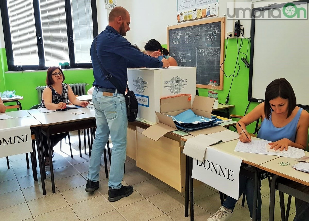 Terni, elezioni amministrative seggio Oberdan - 10 giugno 2018