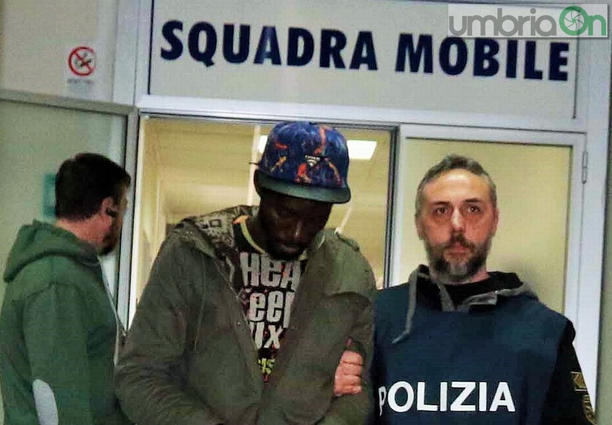 Arresto immigrati droga Mobile Terni (Mirimao) - 28 gennaio 2016 (3)