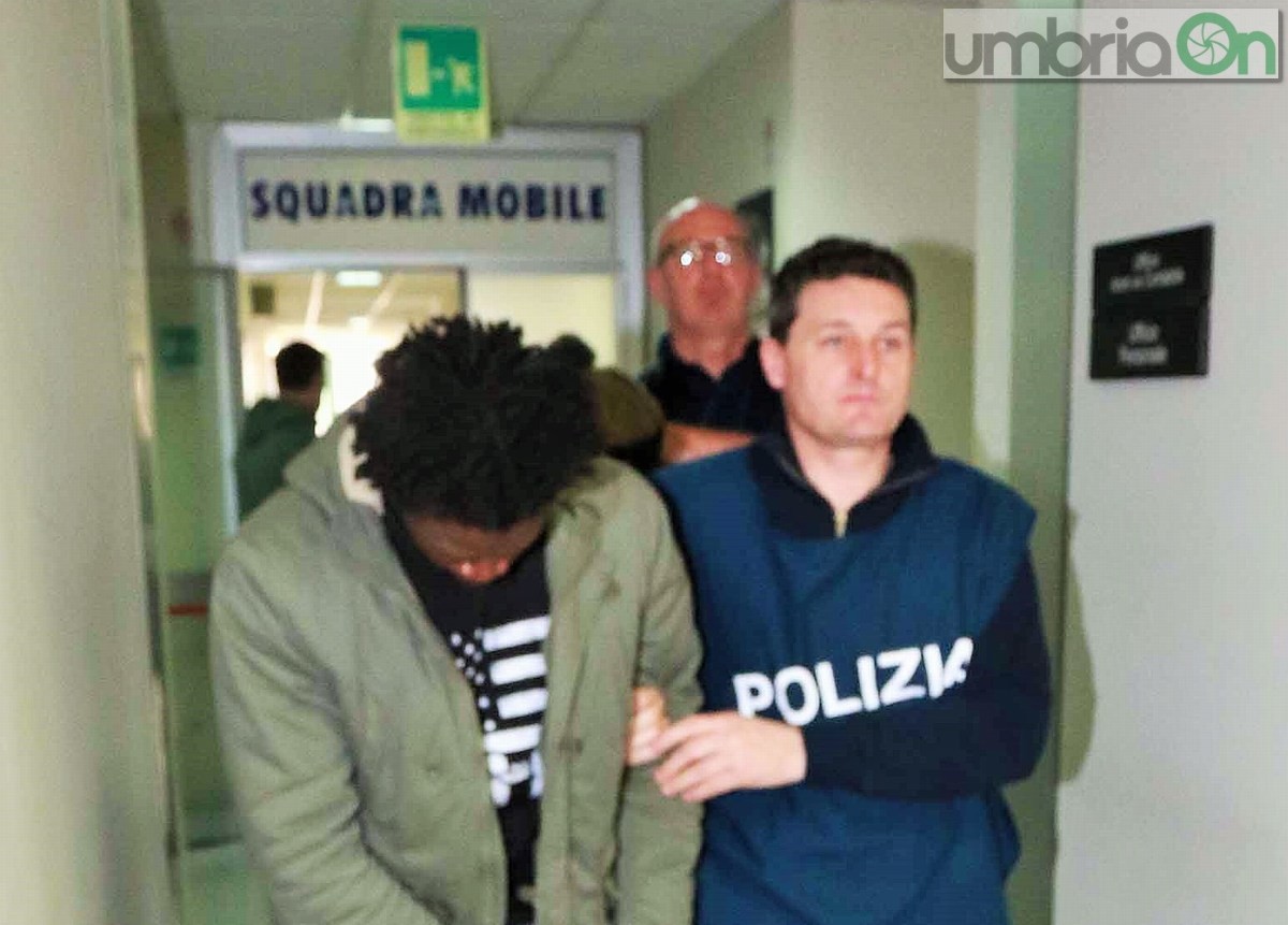 Arresto immigrati droga Mobile Terni (Mirimao) - 28 gennaio 2016 (4)