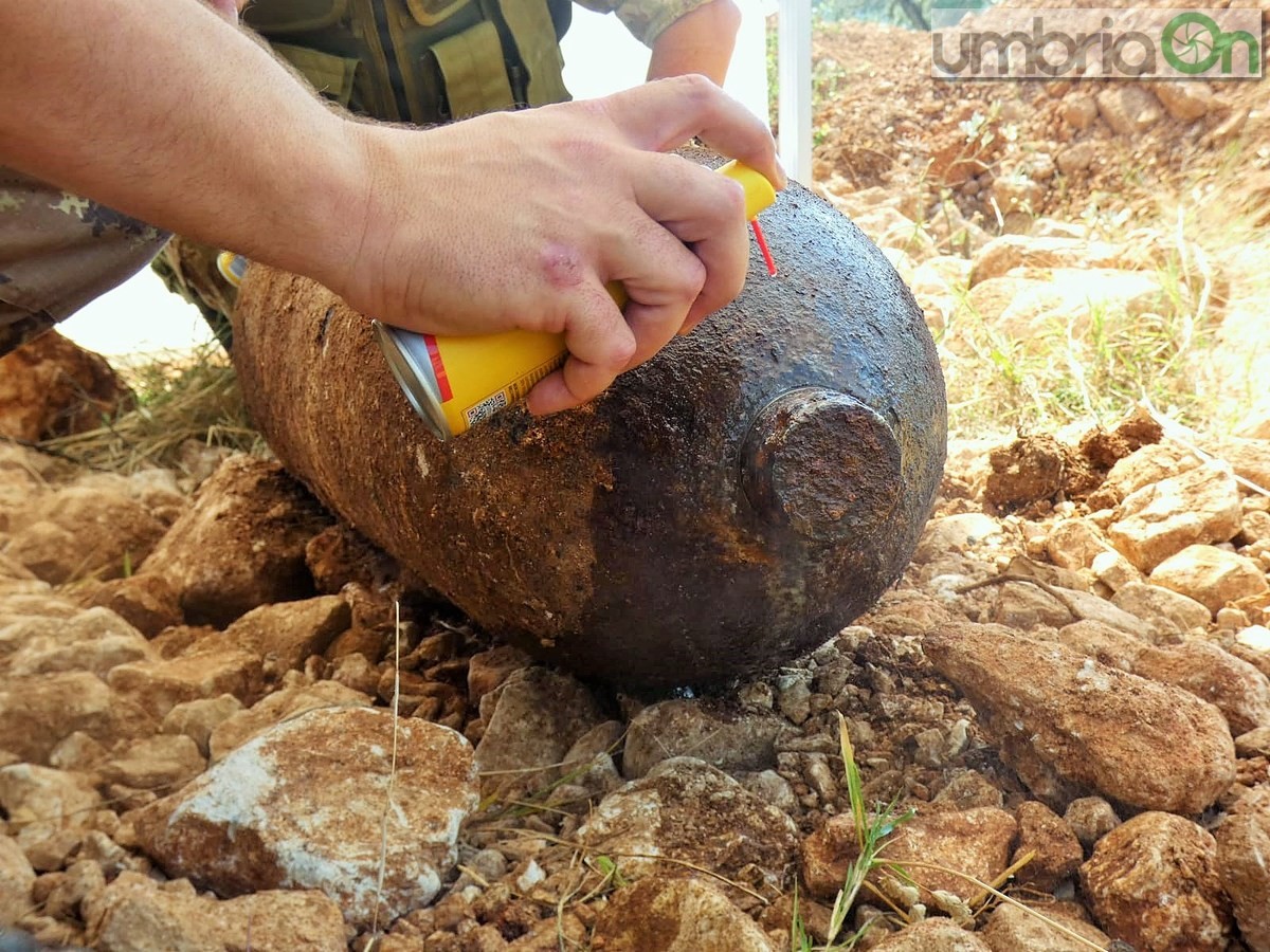 Bomba a Terni Cesi, despolettamento artificieri - 29 luglio 2018 (12)