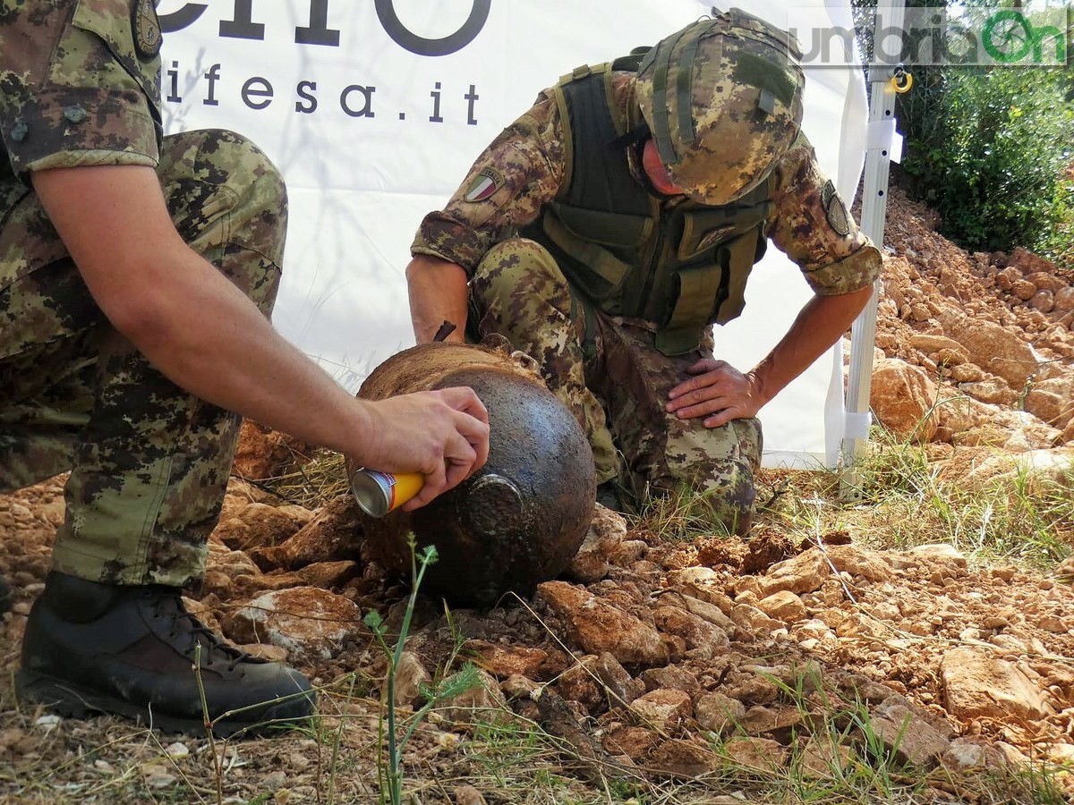 Bomba a Terni Cesi, despolettamento artificieri - 29 luglio 2018 (16)